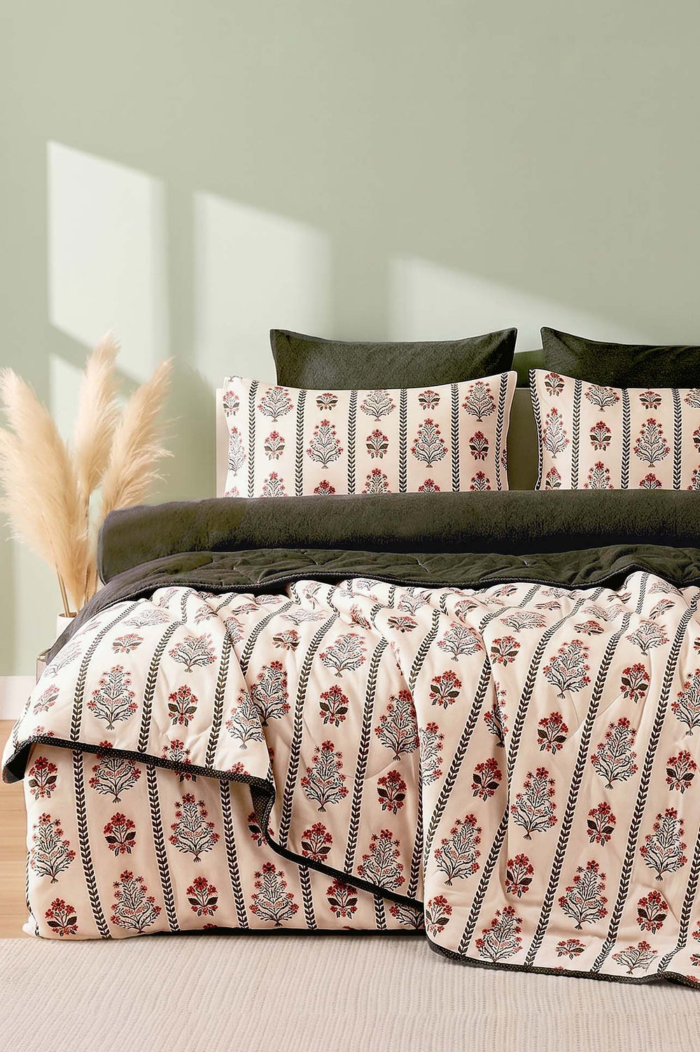 Lora Doppelbett-Bettwäscheset (7-teilig) – Brautset