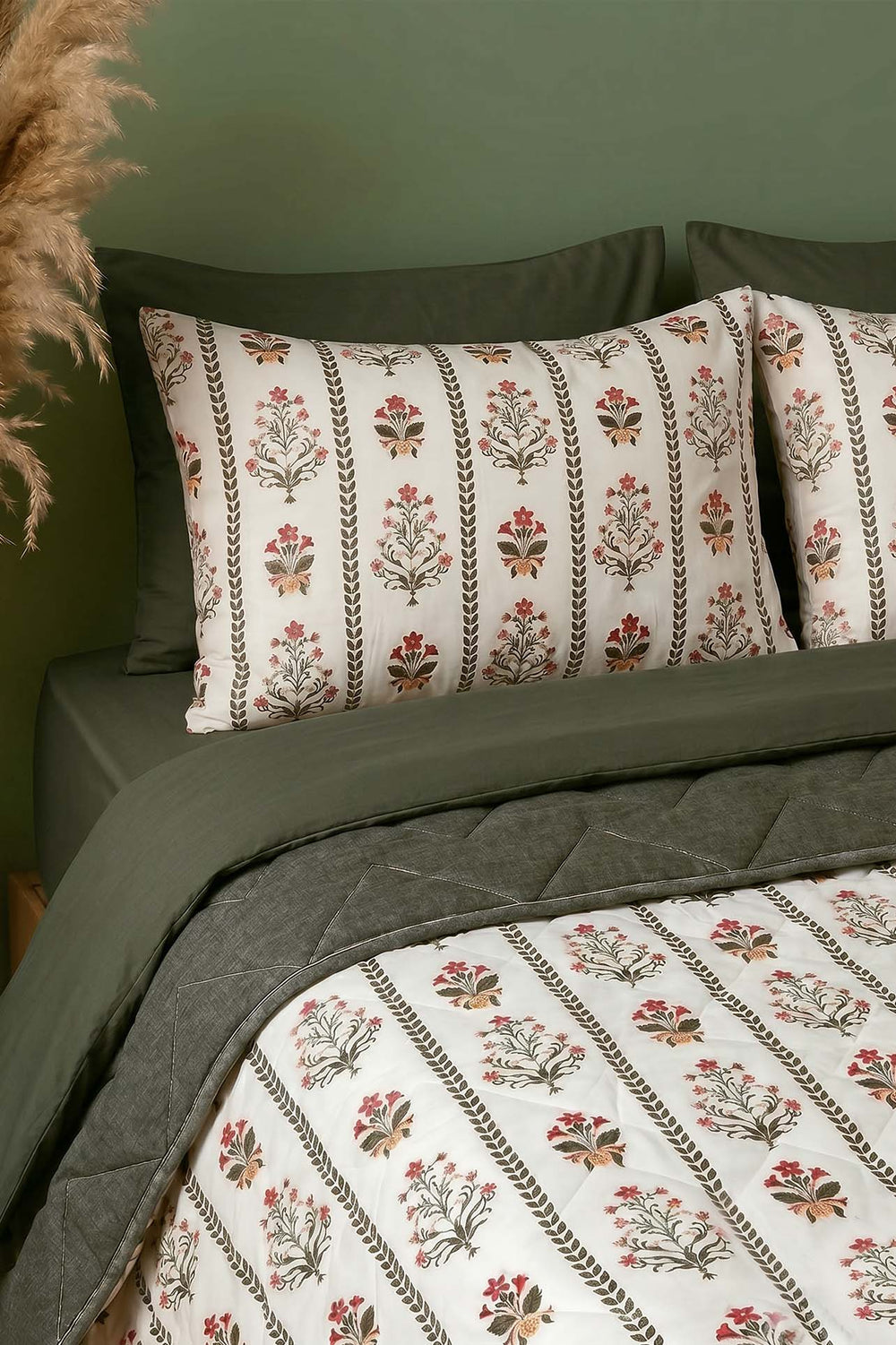 Lora Doppelbett-Bettwäscheset (7-teilig) – Brautset