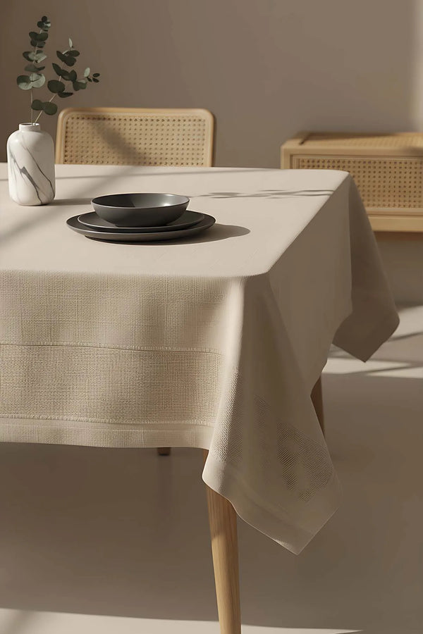 Nora Beige Eck-Tischdecke im Envelope-Stil, 150 x 220 cm