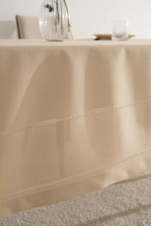 Nora Beige Eck-Tischdecke im Envelope-Stil, 150 x 220 cm