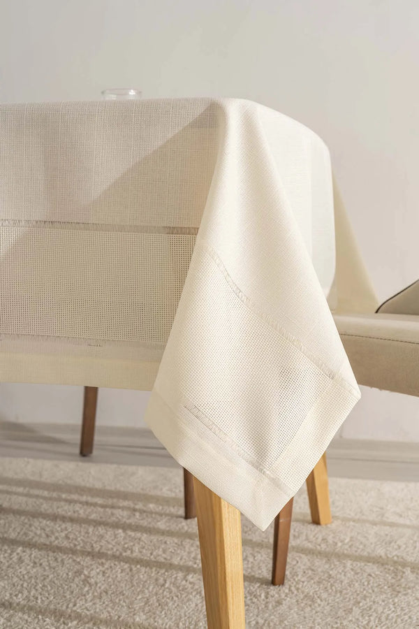Nora Eck-Tischdecke in Creme, 150 x 220 cm