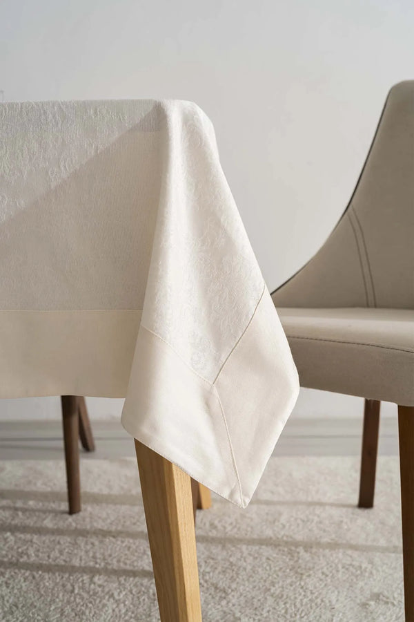 Damast-Tischdecke in Creme, 160 x 220 cm