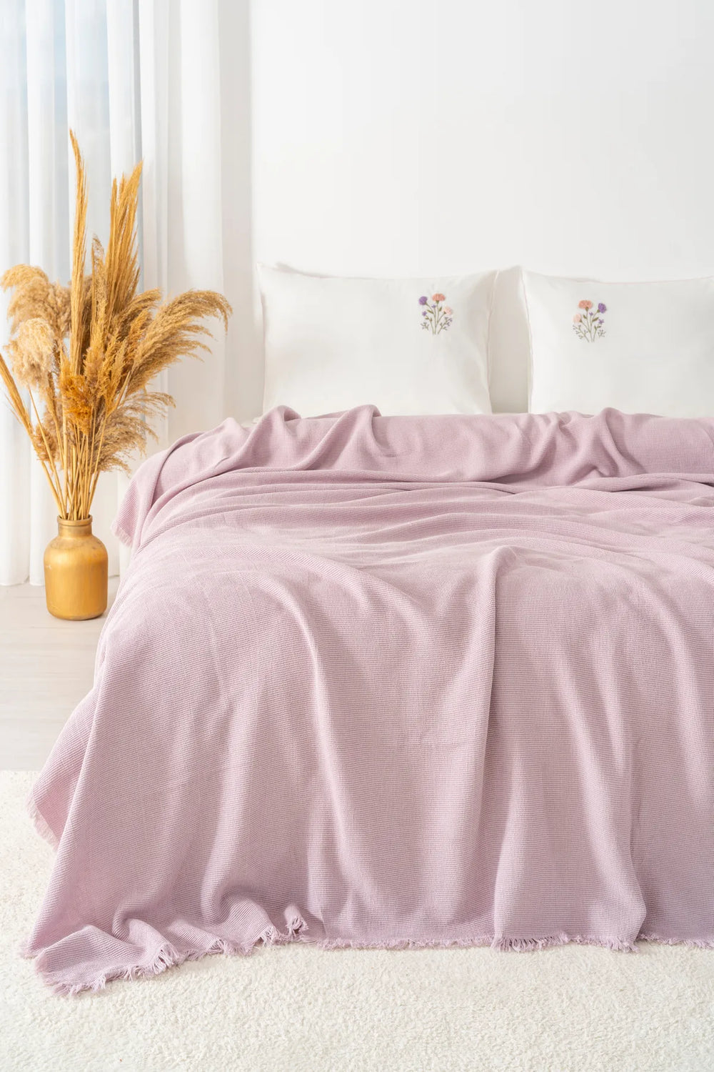 Missera Rose besticktes Doppelbett-Steppdecken-Set - 4-teiliges Brautset