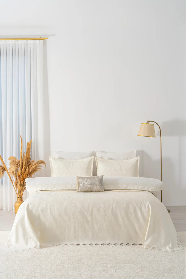 Ilay Ecru besticktes Doppelbett-Bettwäscheset mit Bettbezug und Steppdecke – 8-teiliges Brautset