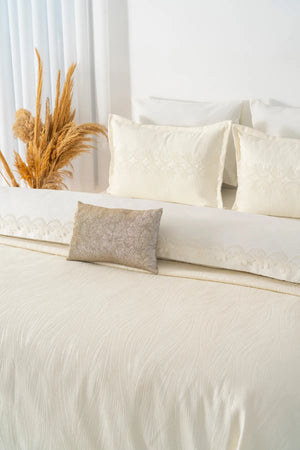 Ilay Ecru besticktes Doppelbett-Bettwäscheset mit Bettbezug und Steppdecke – 8-teiliges Brautset