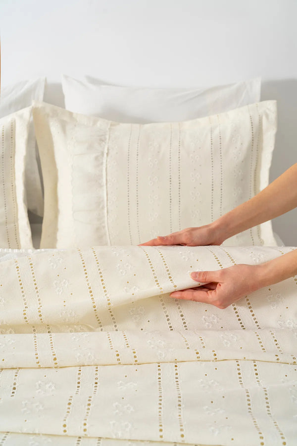 Esila Off-White Rüschen-Bettwäscheset für Doppelbetten – 7-teiliges Brautset