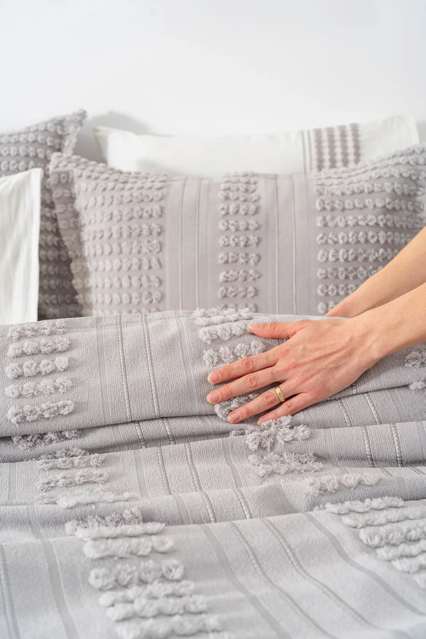 Maisa Grey besticktes Doppelbett-Bettwäscheset (7-teilig) – Brautset