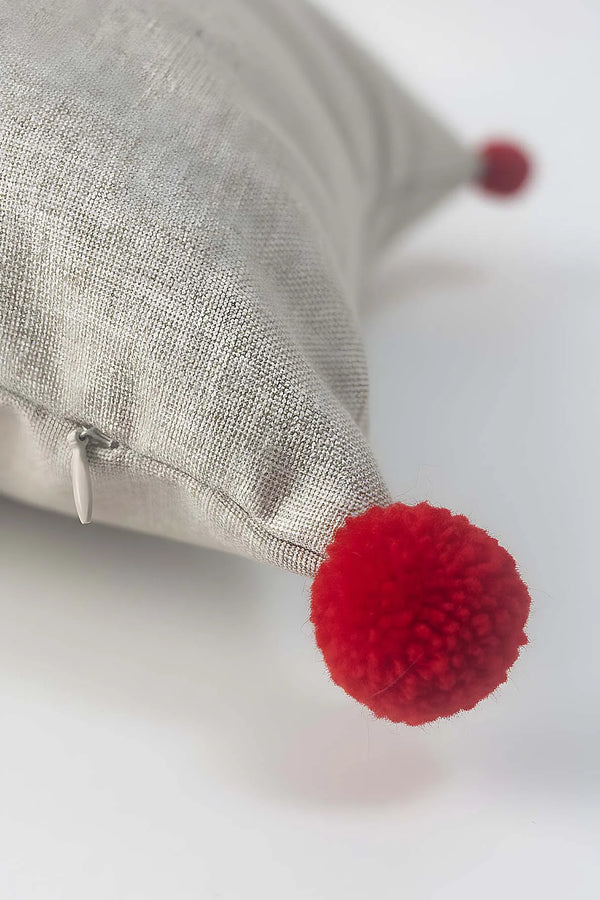 Kissenbezug mit Kiefernbaum-Stickerei und Pompons in Strohoptik, Beige