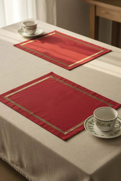 Rot-goldenes, besticktes 2-teiliges Platzset