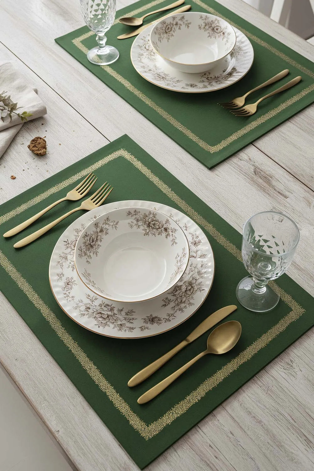 Grün-goldenes, besticktes 2-teiliges Platzset