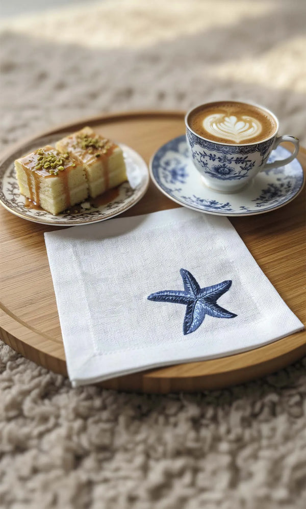 Marineblaues, besticktes 6er-Set Servietten, Cocktailservietten, Kaffeeservietten, Untersetzer