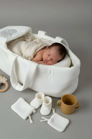 Babytrage mit Hasenohren