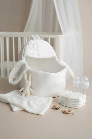 Babytrage mit Hasenohren