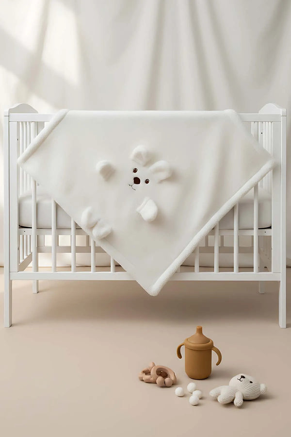 Weiße Plüsch-Babydecke mit Teddybär-Motiv