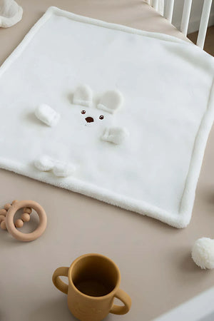 Weiße Plüsch-Babydecke mit Teddybär-Motiv