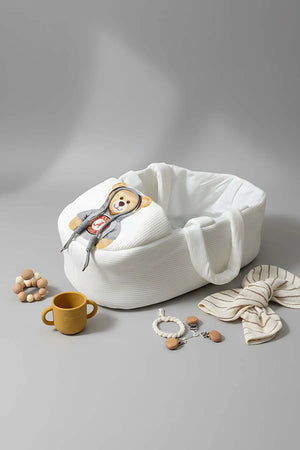 Babytrage mit Kapuze in Teddybärform