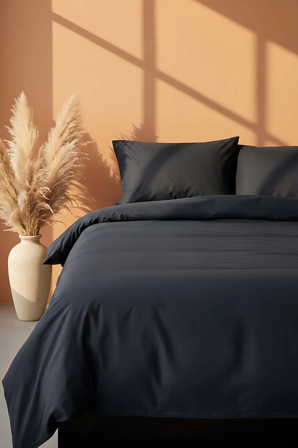 Elegantes schwarzes Satin-Bettwäscheset für Doppelbetten aus 100 % Baumwolle – 4-teilig