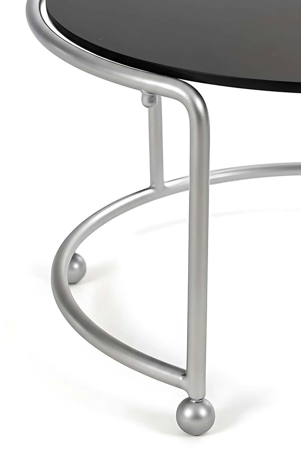 kleines silbernes Serviertablett aus Metall