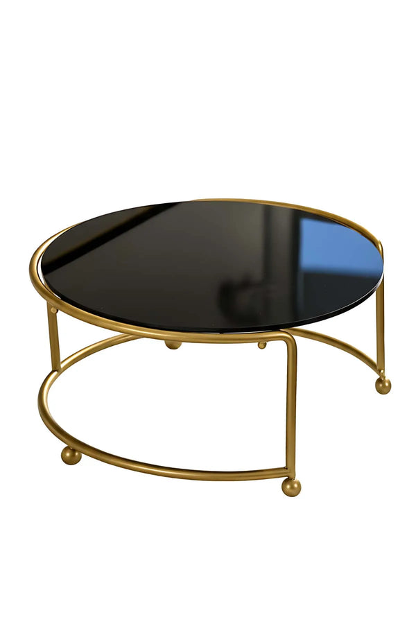Kleines goldenes Serviertablett aus Metall