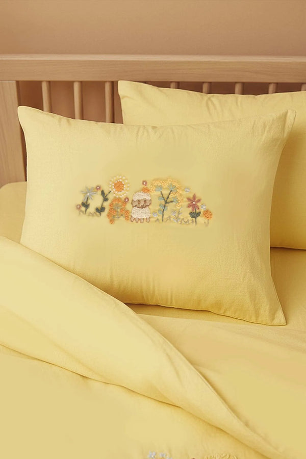Gelbes Babybettwäsche-Set aus 100 % Baumwolle mit Stickereien