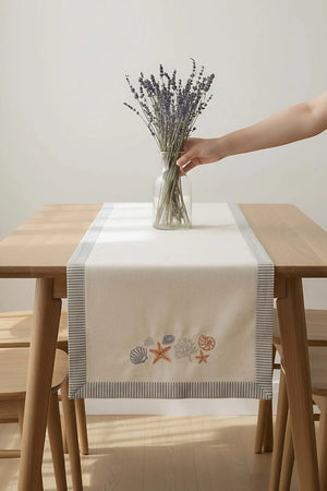 Marine bestickter Tischläufer 50x130 cm