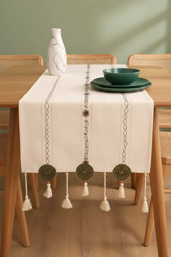 Grüner Tischläufer aus bestickter Spitze, 50 x 130 cm
