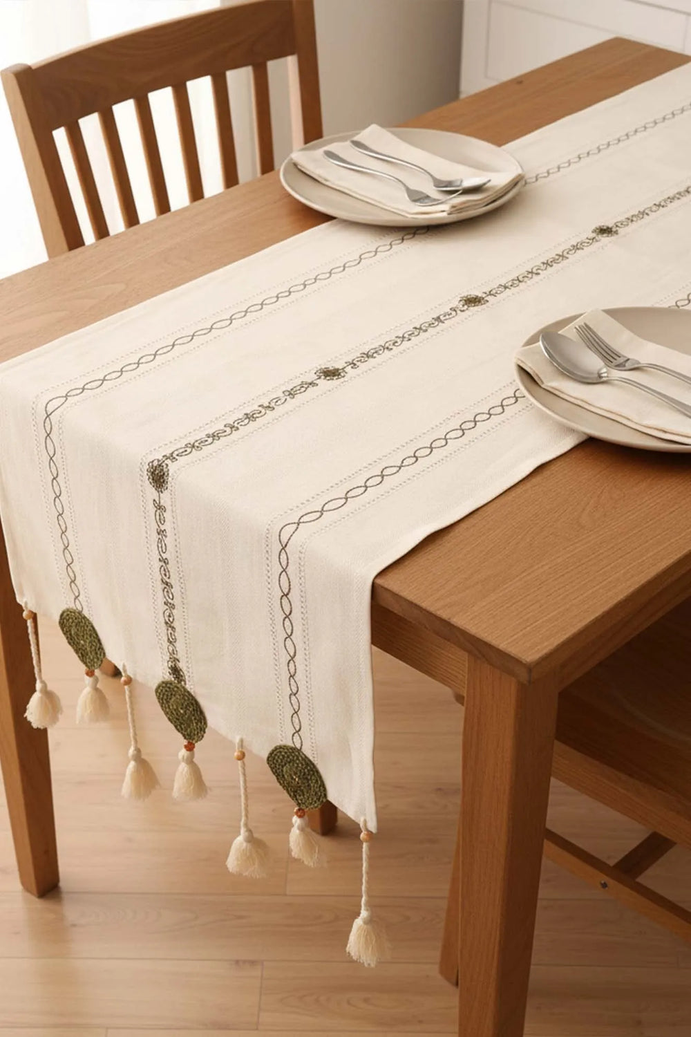 Grüner Tischläufer aus bestickter Spitze, 50 x 130 cm