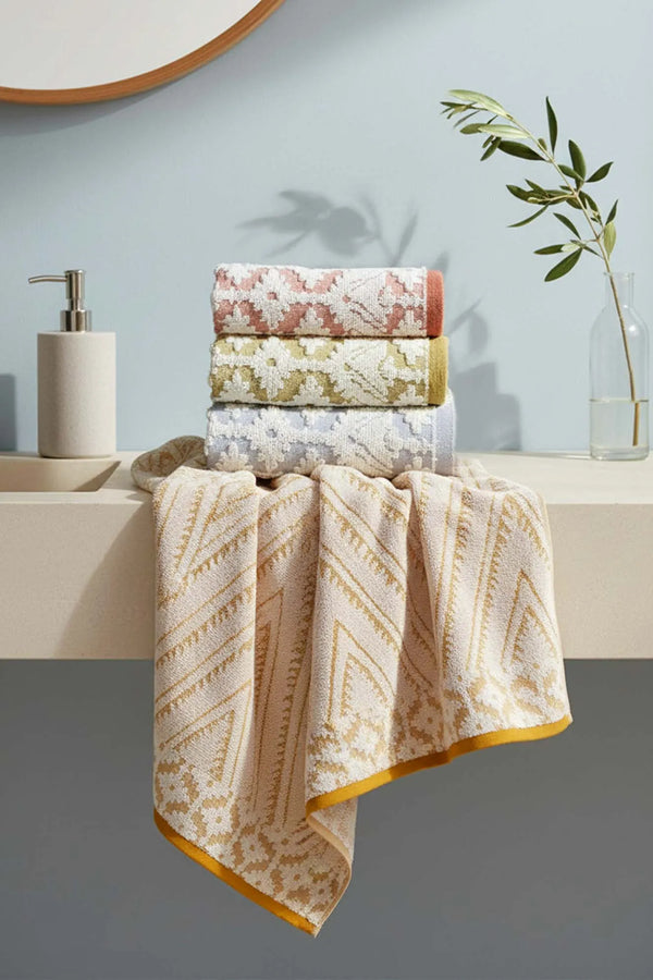 Karya 4-teiliges Handtuchset aus 100 % Baumwolle, 50 x 80 cm