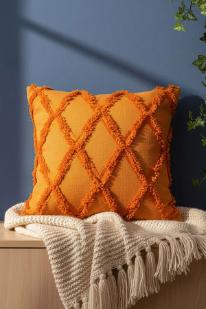 Dekorativer Kissenbezug mit orangefarbenem geometrischem Muster