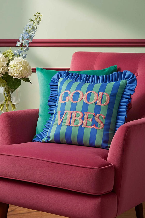 Bestickter Dekokissenbezug „Good Vibes“