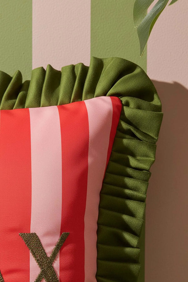 Entspannender, bestickter Dekokissenbezug