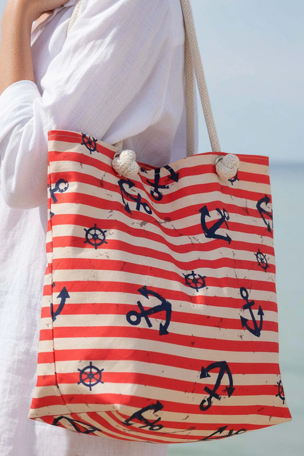 Strandtasche mit gestreiftem Meeresmuster