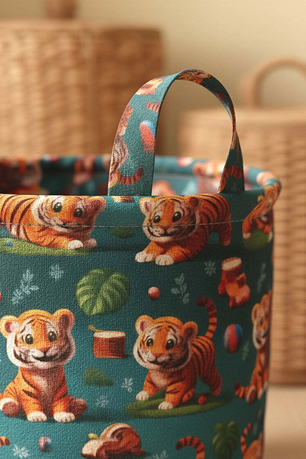 Spielzeug- und Wäschekorb mit Tigermuster