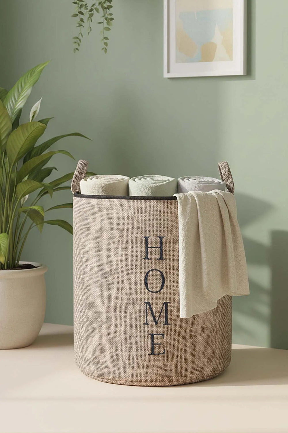 Wäschekorb mit dem Aufdruck „Zuhause“