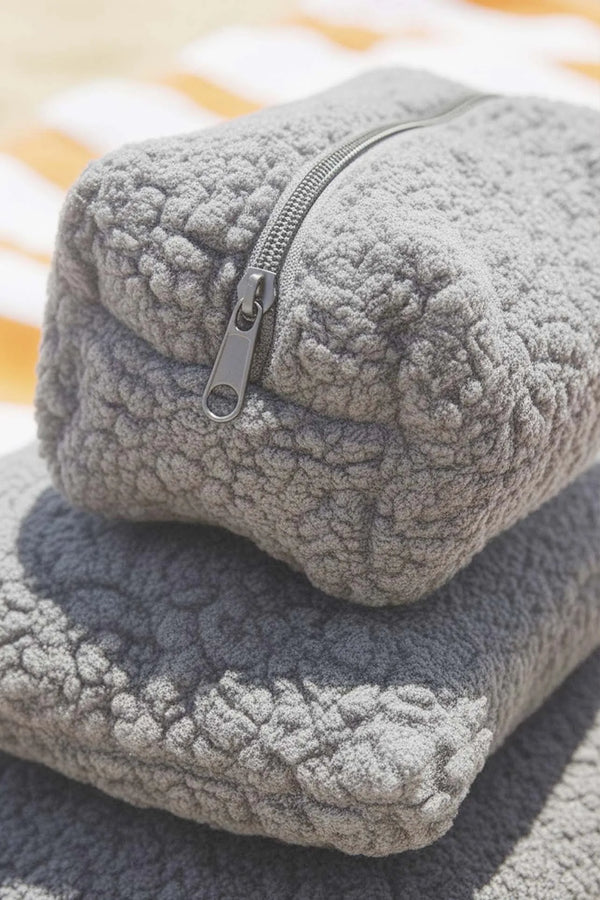 Graues Teddy 4-teiliges Make-up- und Accessoire-Taschenset