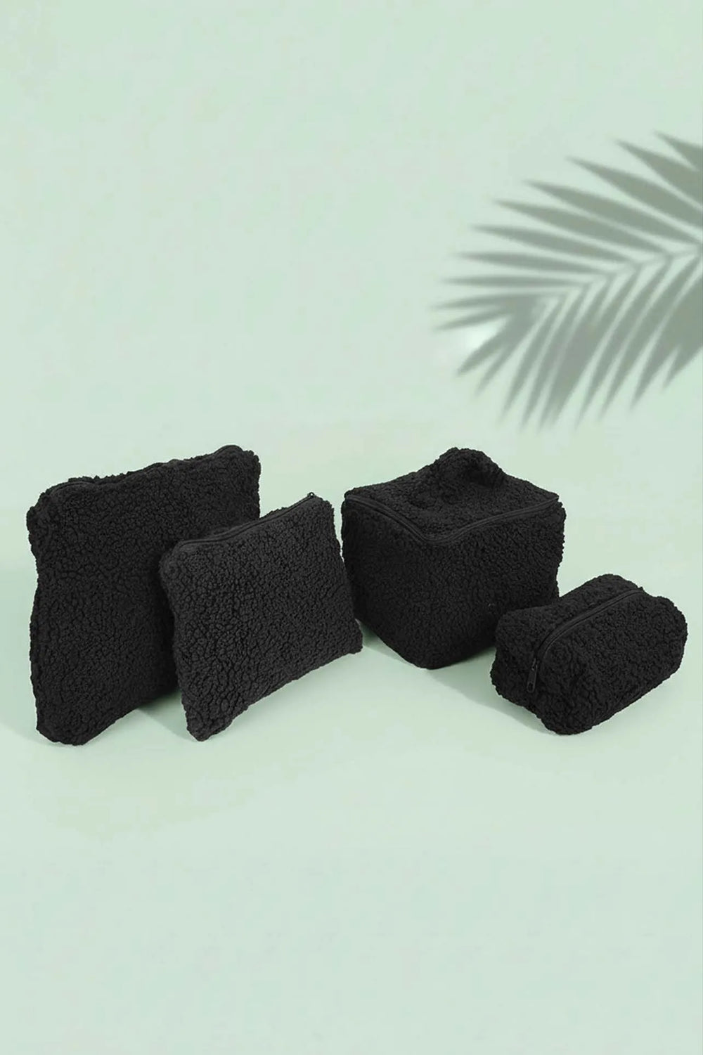 Schwarzes Teddy 4-teiliges Make-up- und Accessoire-Taschenset