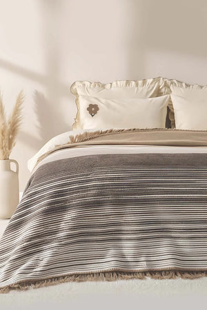 Veloura Beige Doppelquastendecke