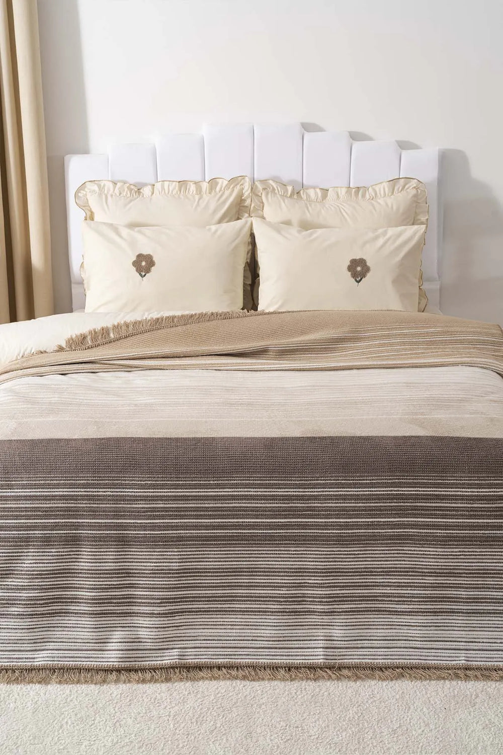 Veloura Beige Doppelquastendecke