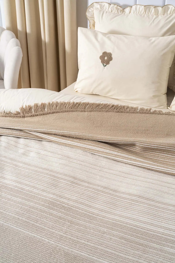 Veloura Beige Doppelquastendecke