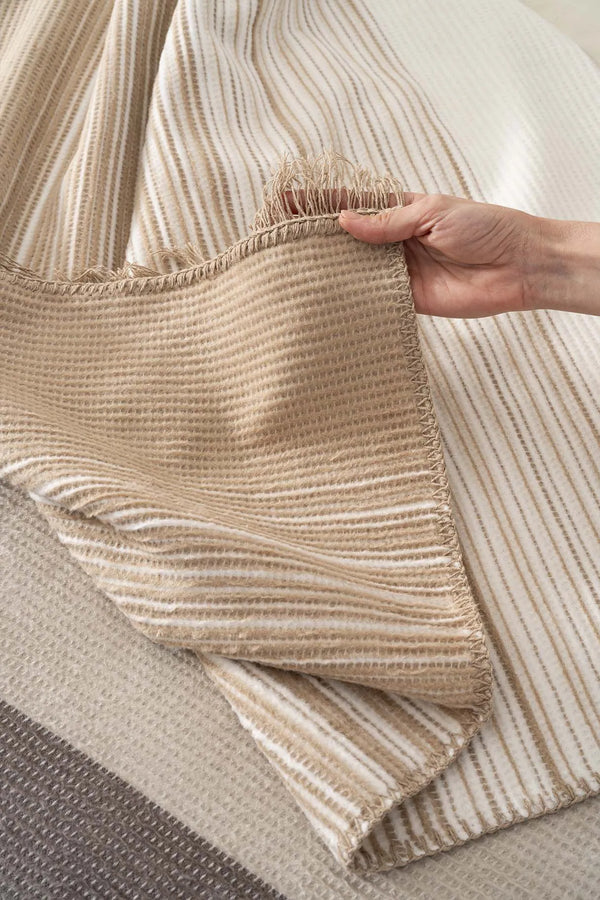 Veloura Beige Doppelquastendecke