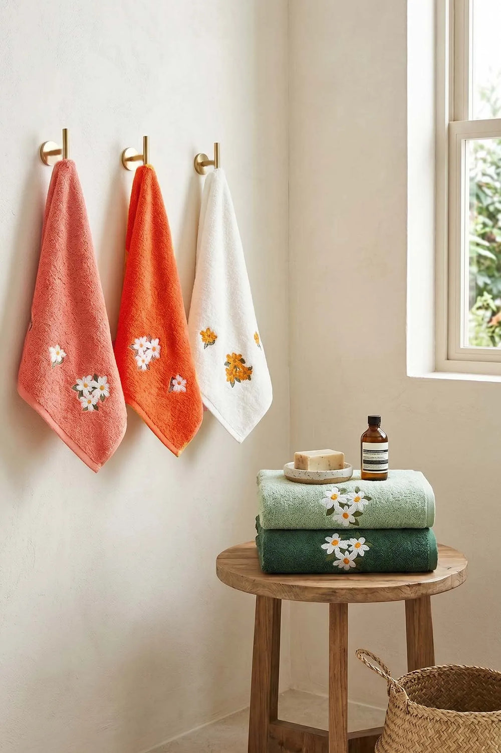 5-teiliges Handtuchset mit Gänseblümchenstickerei aus 100 % Baumwolle, 50 x 90 cm