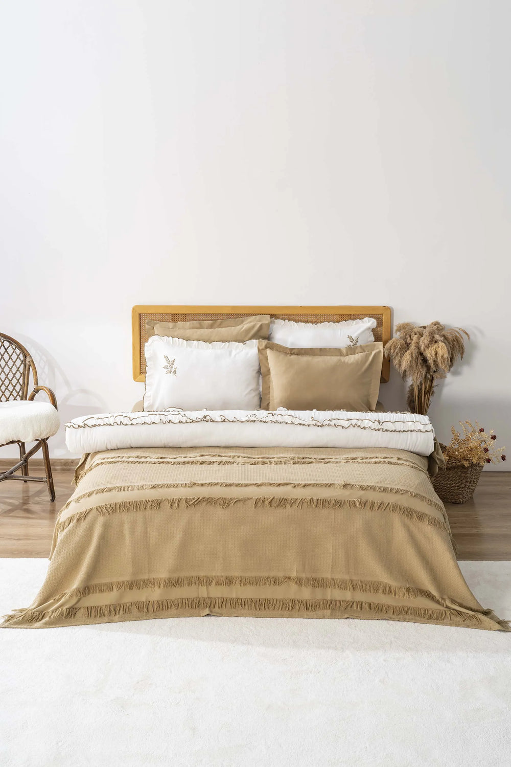 Brianna Camel Doppelbett-Tagesdecke aus 100 % Baumwolle mit passendem Bettbezug – 7-teiliges Brautset