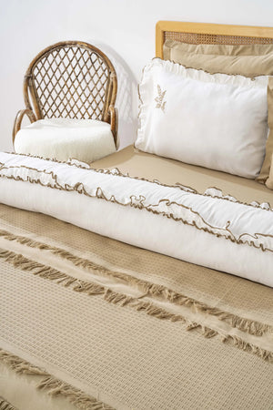 Brianna Camel Doppelbett-Tagesdecke aus 100 % Baumwolle mit passendem Bettbezug – 7-teiliges Brautset