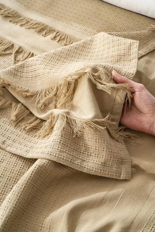 Brianna Camel Doppelbett-Tagesdecke aus 100 % Baumwolle mit passendem Bettbezug – 7-teiliges Brautset