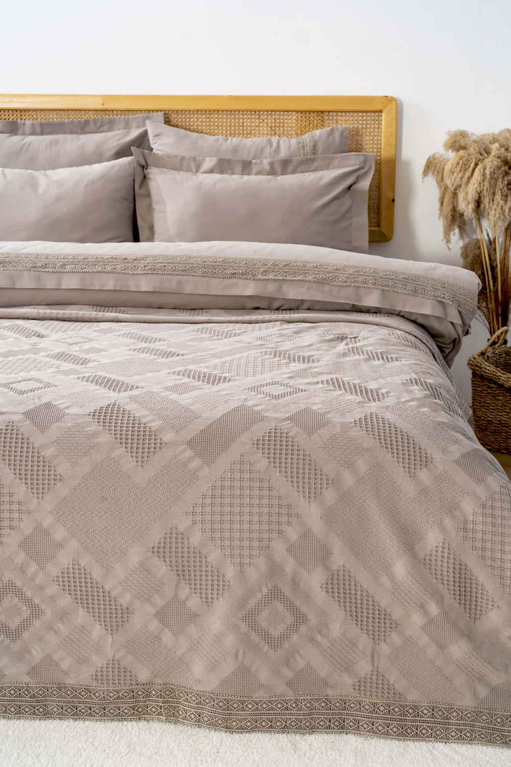 Freya Bettwäsche-Set mit Mink-Spitze, 100 % Baumwolle, Doppelbettbezug und Steppdecke – 7-teiliges Braut-Set