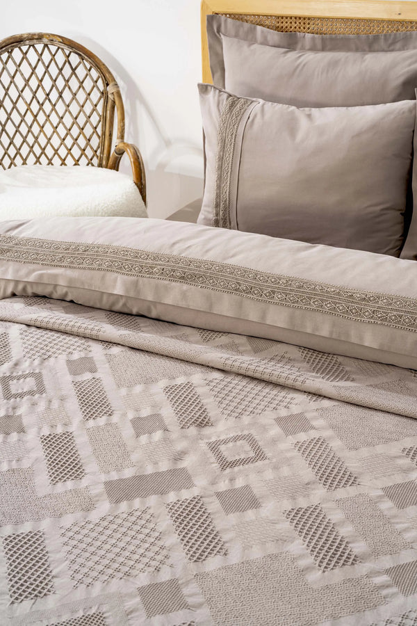Freya Bettwäsche-Set mit Mink-Spitze, 100 % Baumwolle, Doppelbettbezug und Steppdecke – 7-teiliges Braut-Set
