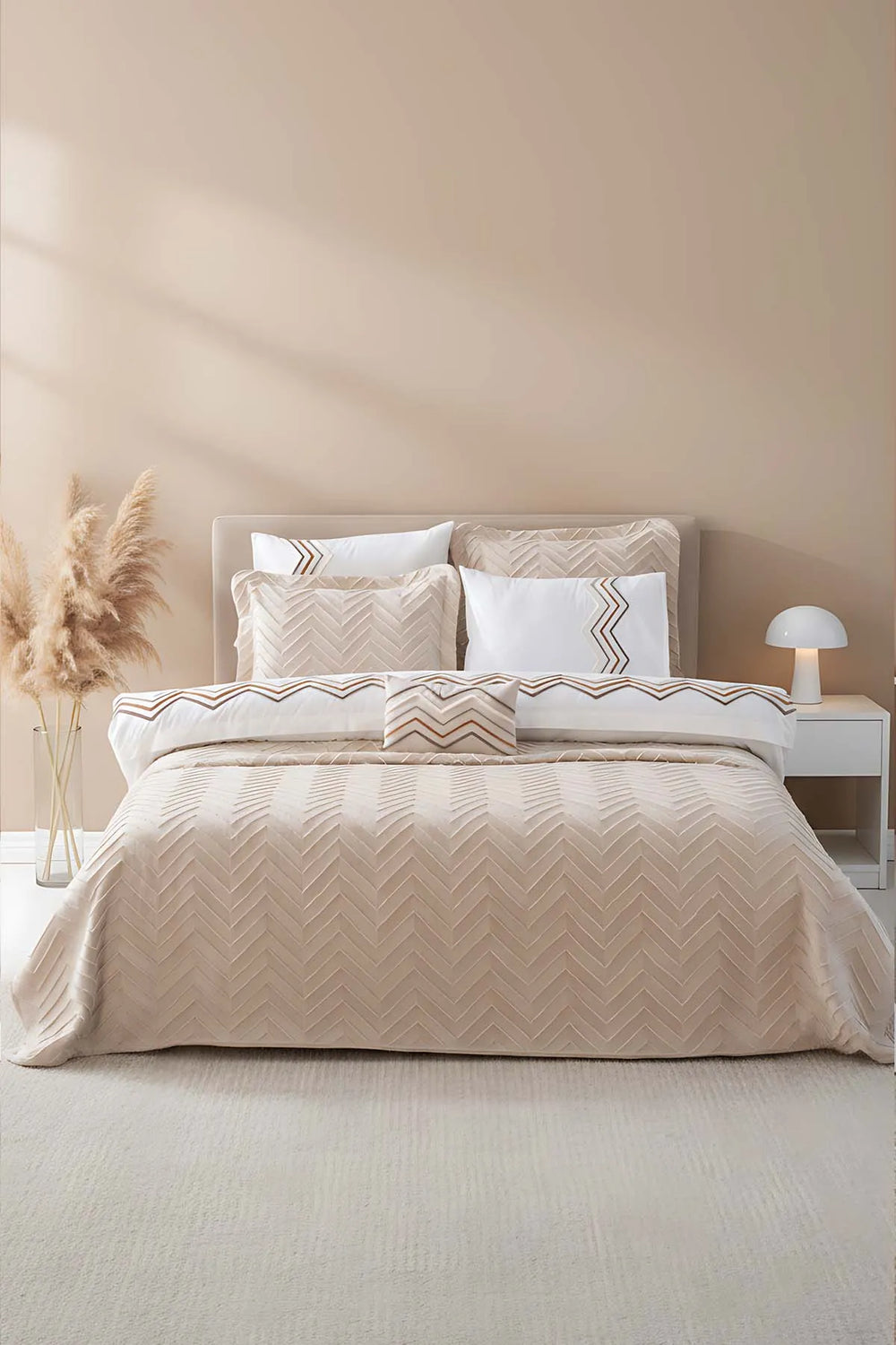 Almila Beige Doppelbettdecke und Steppdecke - 8-teiliges Brautset