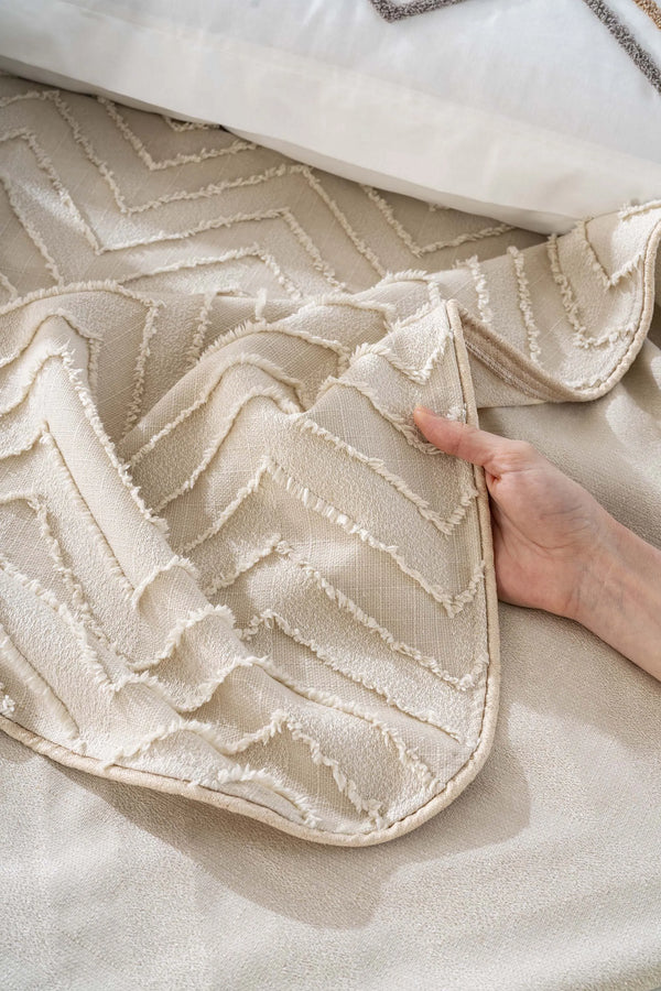 Almila Beige Doppelbettdecke und Steppdecke - 8-teiliges Brautset