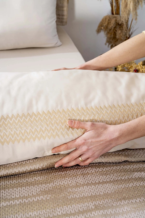 Alina Cappuccino besticktes Doppelbett-Bettwäscheset (8-teilig) – Brautset